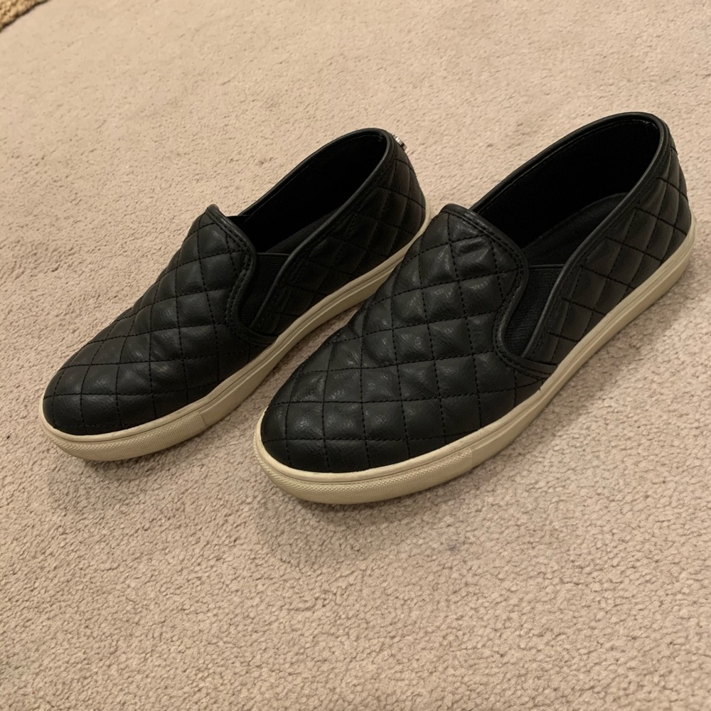STEVE MADDEN SNEAKERS